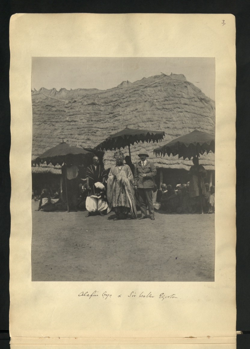 L’Alaafin d’Oyo et le gouverneur Walter Egerton, entre 1904 et 1912
